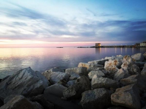 Sea & Center Home
